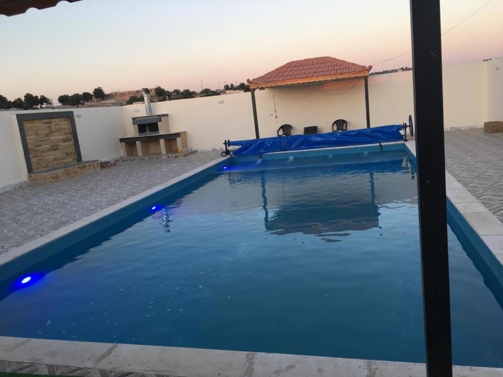 Poolside Perfection - Private Pool & BBQ photo 4