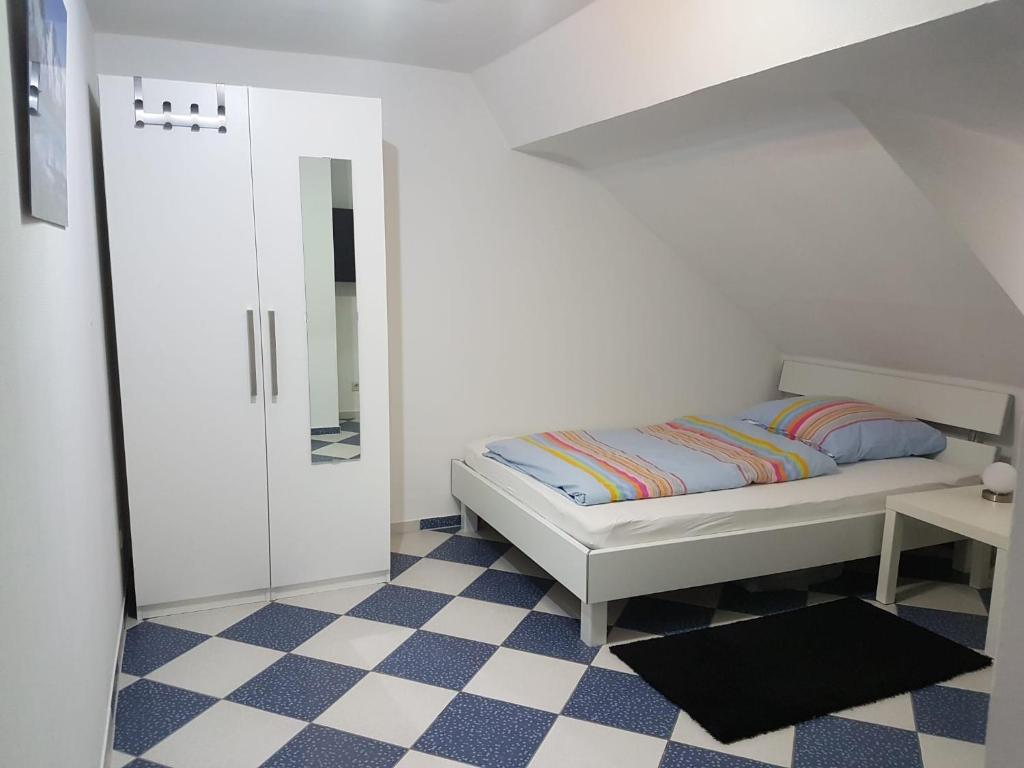 Ruhige gemütliche Ferienwohnung in Karlsruhe Daxlanden für Monteure, Pendler, Geschäfsreisen, Wochenendreisen photo 3