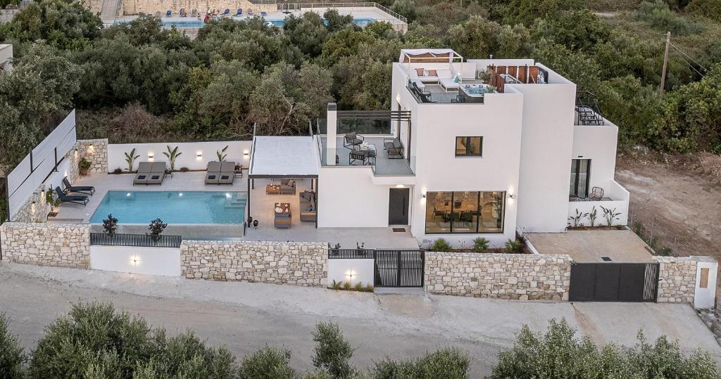 Avrilia Seaside Villa HEATED POOL photo 1
