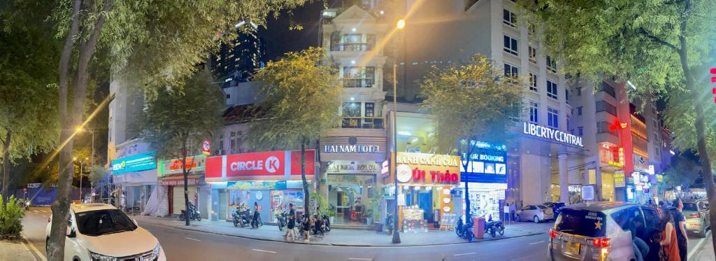 Hải Nam Hotel (Sài Gòn)