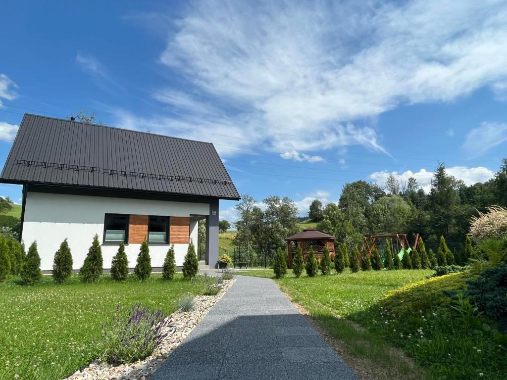Domek nad potokiem photo 1