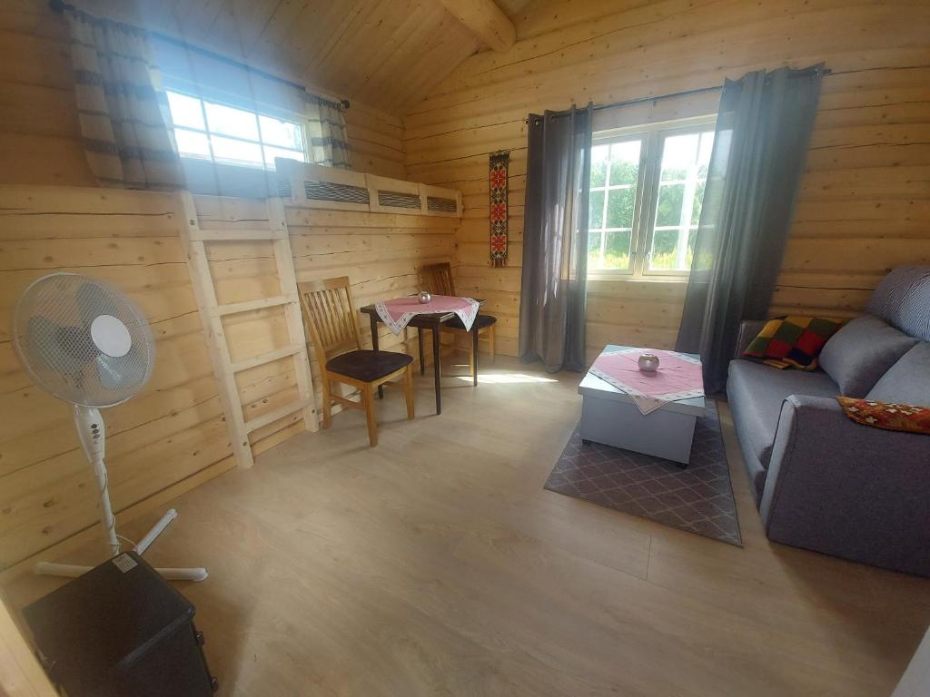 small camping cabbin with bathroom near by photo 1