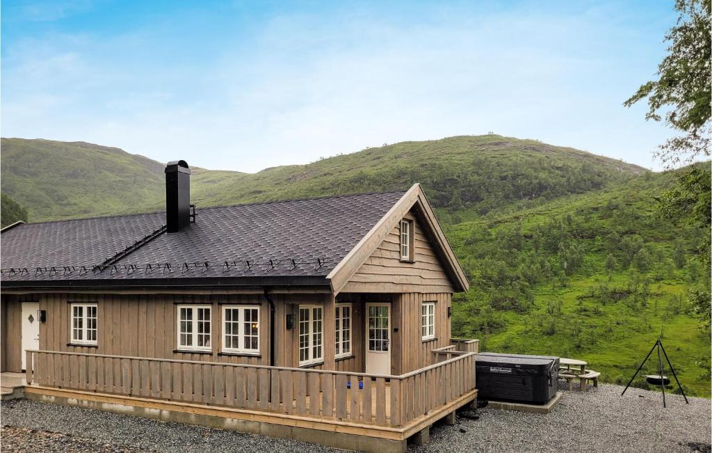 Beautiful Home In Norheimsund With Jacuzzi, Wifi And 5 Bedrooms