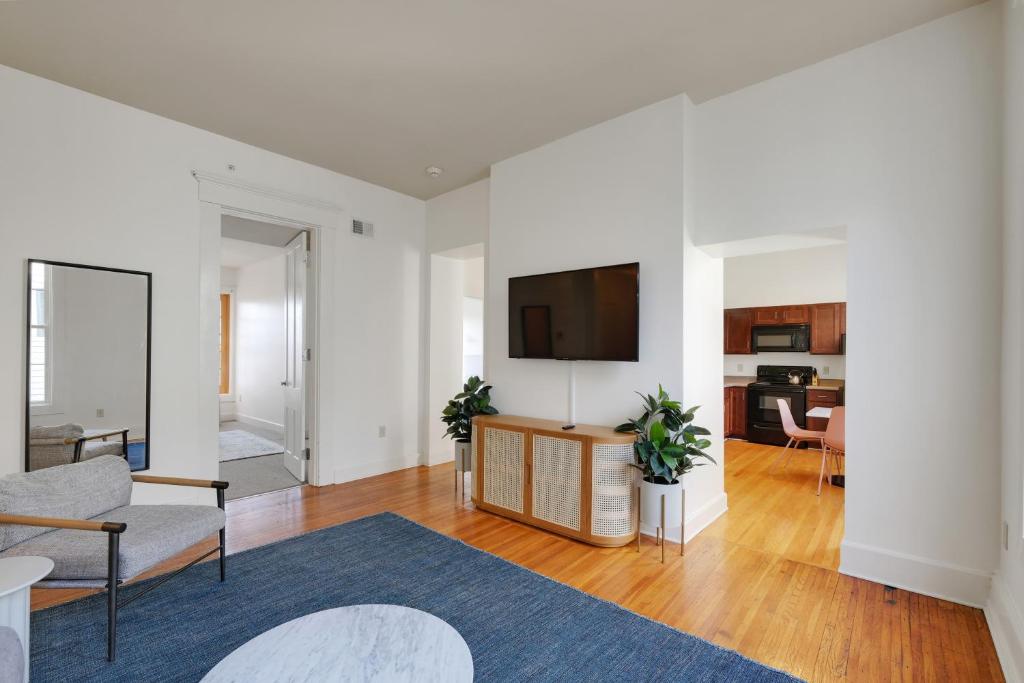 Guthrie Coke Lofts, Walkable Entertainment image