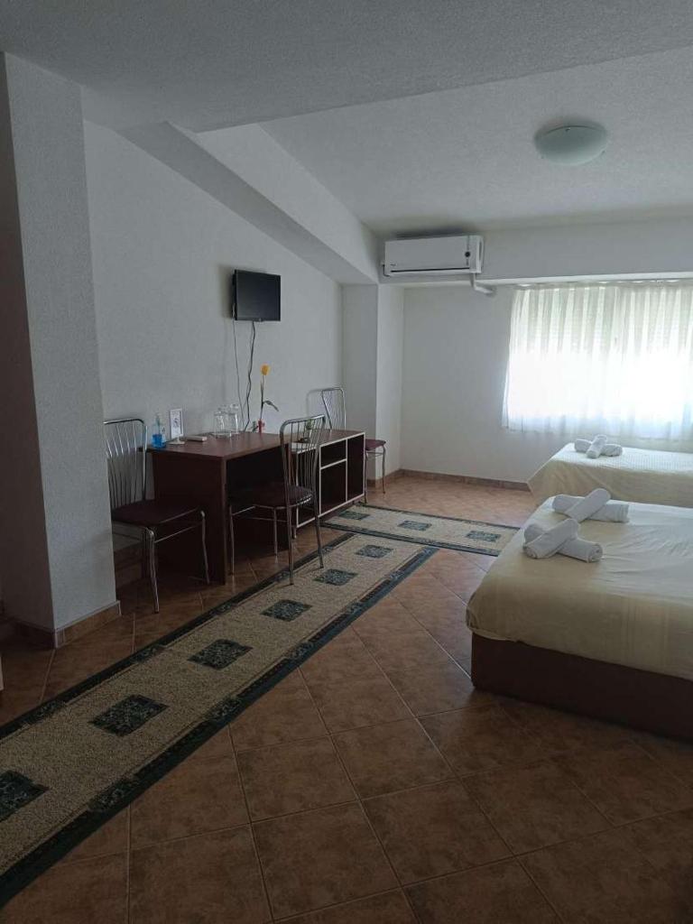 Royal L Hotel photo 2