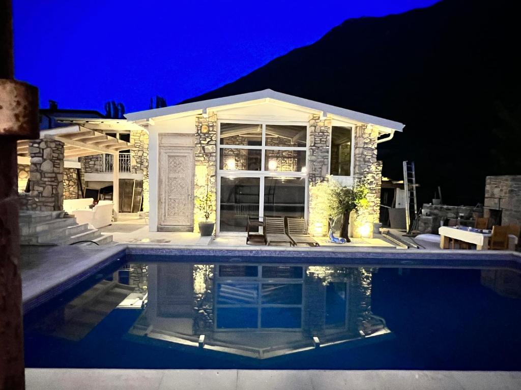 Villa Moon