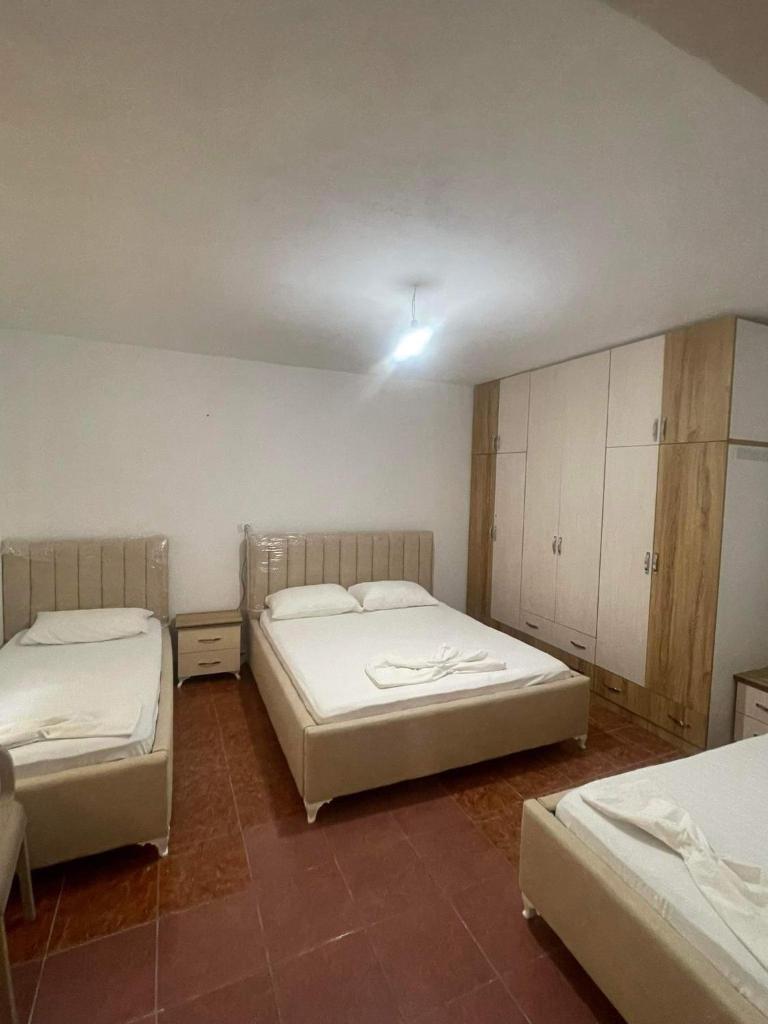 Hotel Gjika photo 3