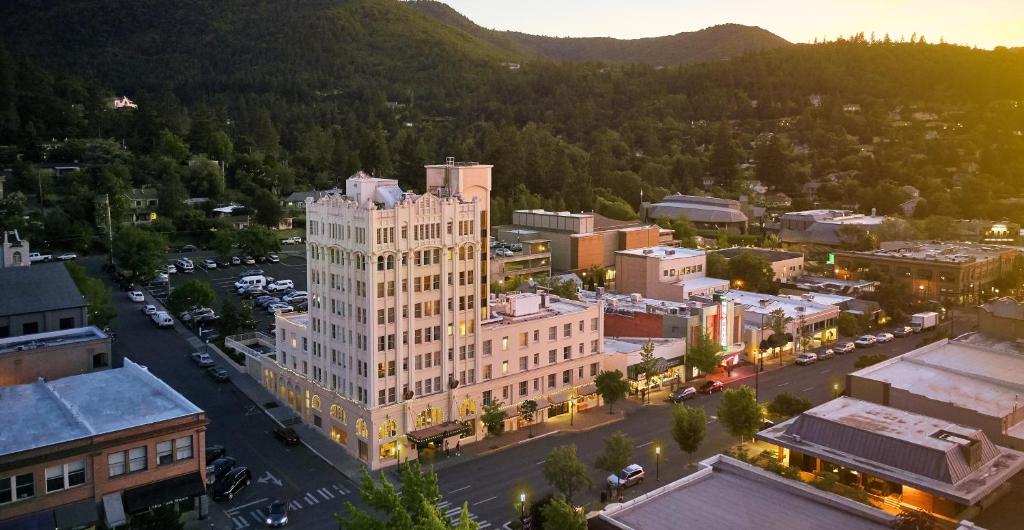 Ashland Springs Hotel image