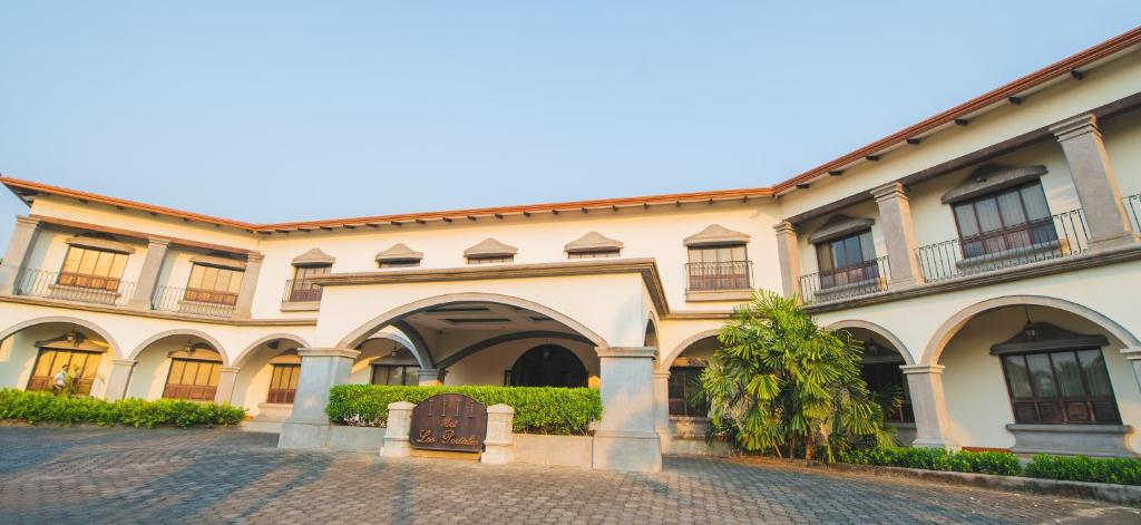 Hotel Los Portales