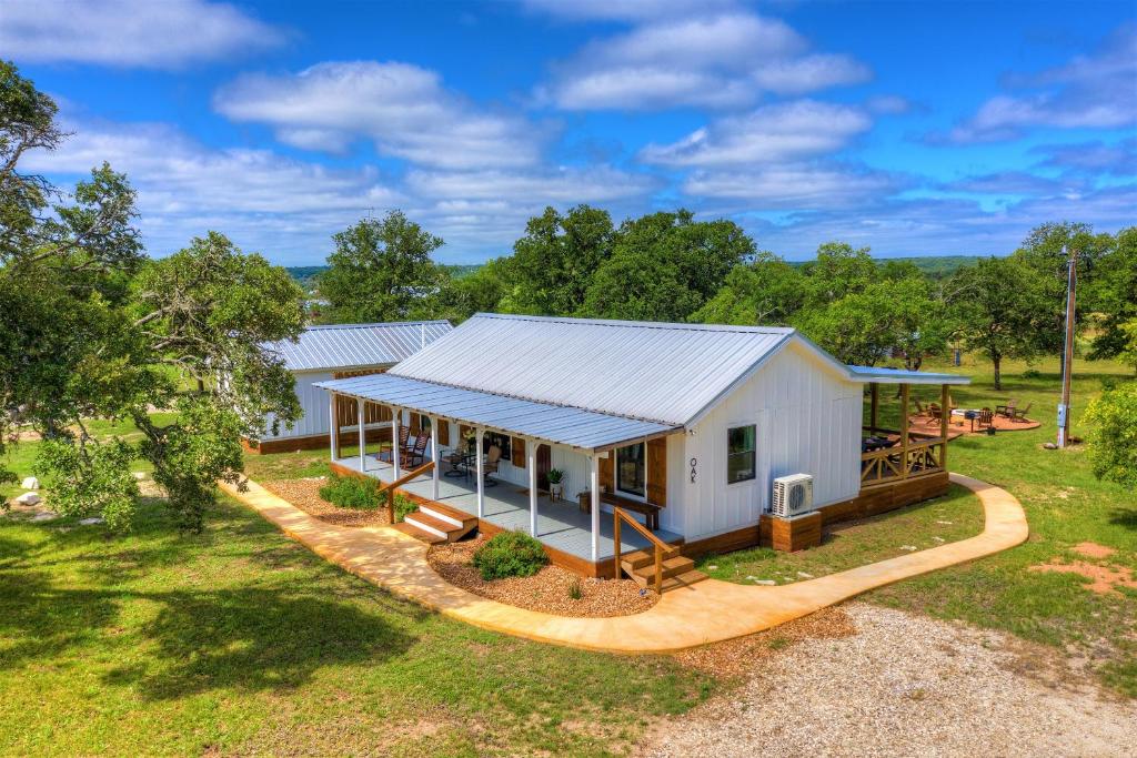 Luxurious Cottage on 3-acre's in Fred Wine Country image