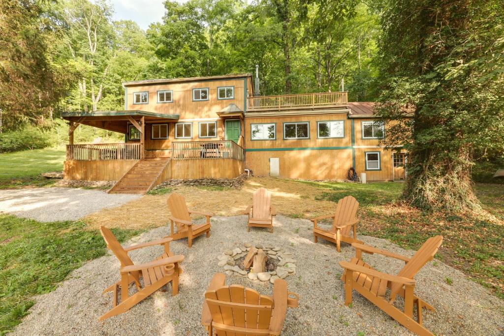 Riverfront Milford Getaway with Kayaks and Deck! photo 1