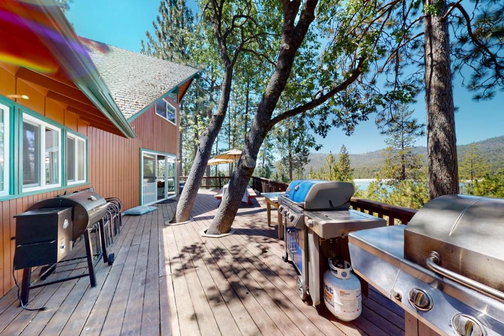 Bass Lake Lodge photo 4