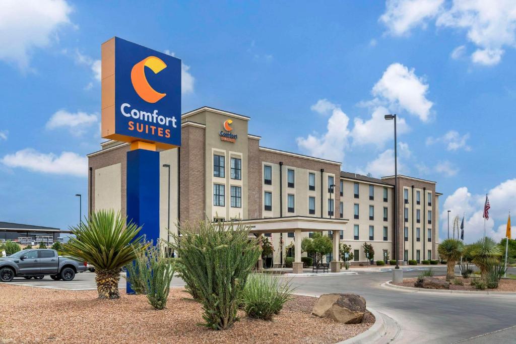 Comfort Suites Carlsbad image