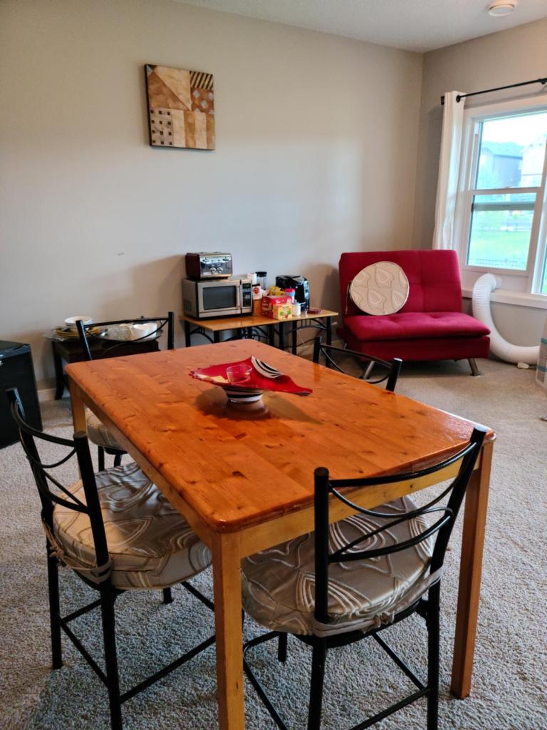 Very large finished walkout basement/ scenic views photo 1