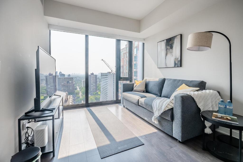 Traveller home in centre Toronto photo 1