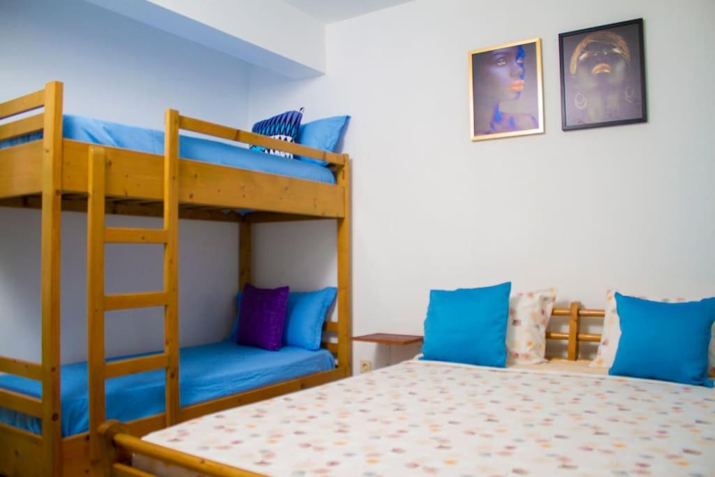 Relaxing Blue Flat near beach! photo 2