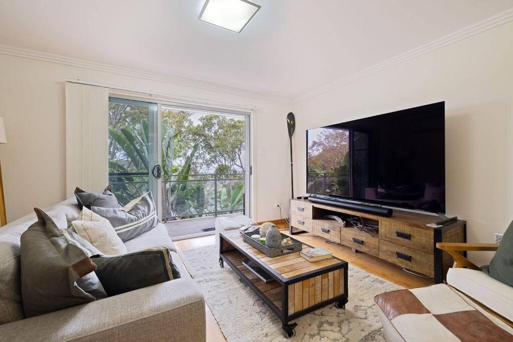 Treetop coastal getaway in Avalon Beach photo 1