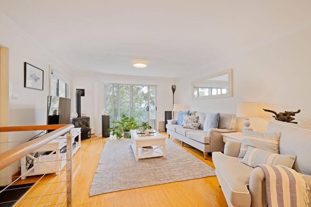 Treetop coastal getaway in Avalon Beach photo 3