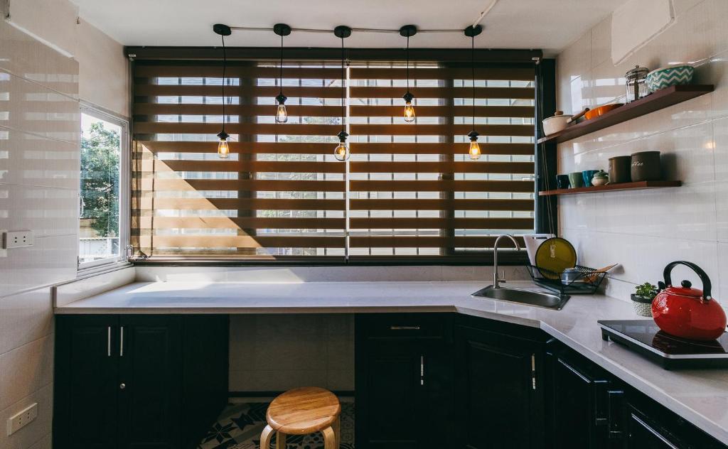 Unique Train street / Old Quarter View Apartment