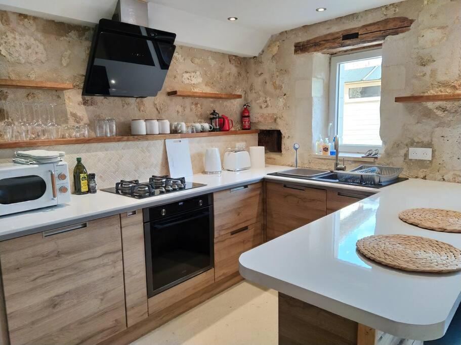 Cottage with private garden and reverse aircon photo 3