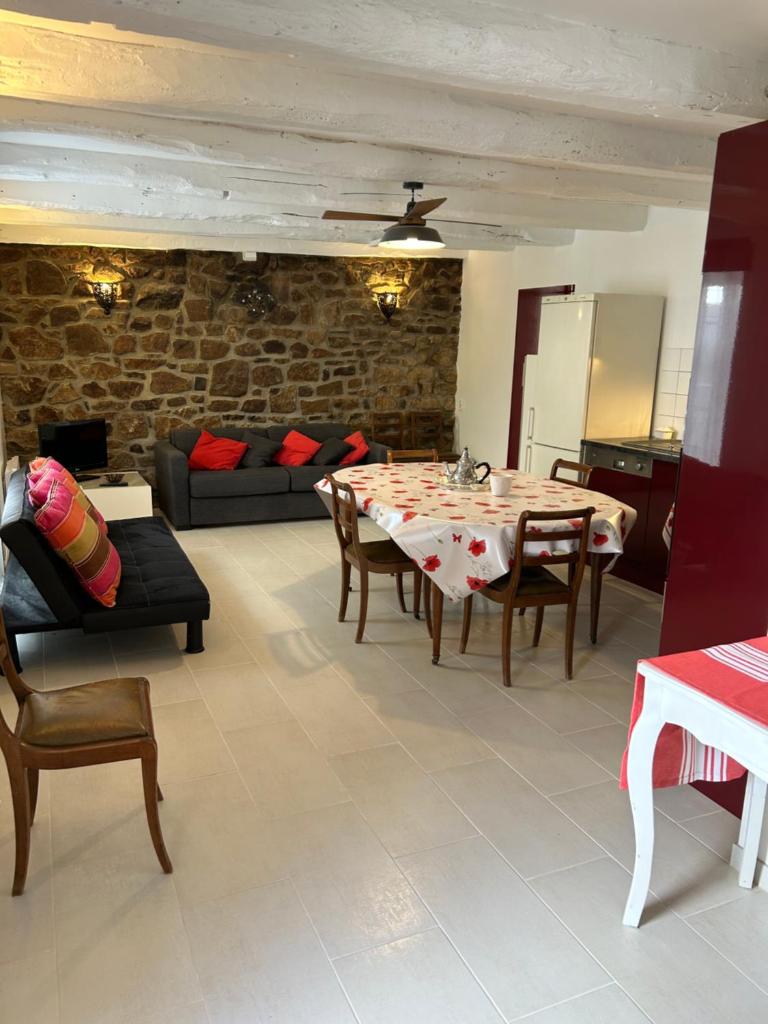 GITE INDEPENDANT en duplex proche mer COTE DE GRANIT ROSE photo 3