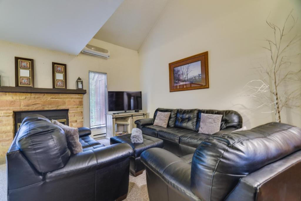 Pet-Friendly Lake Harmony Townhome with Pool Access! photo 2