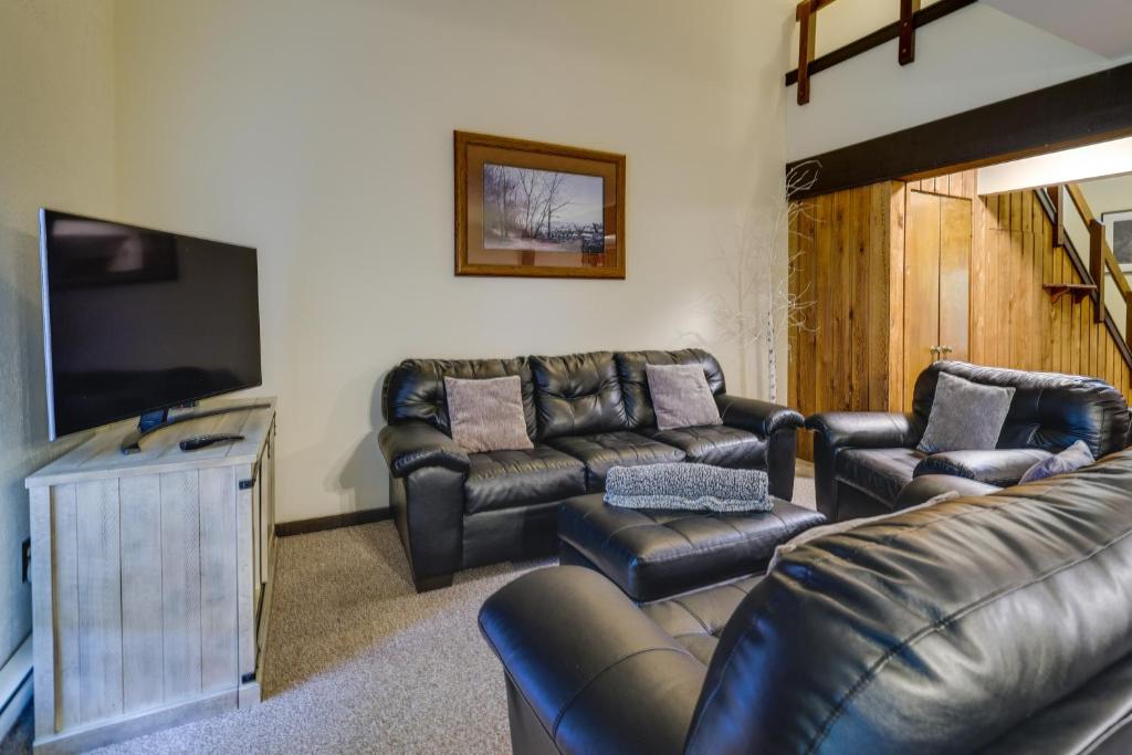 Pet-Friendly Lake Harmony Townhome with Pool Access! photo 3