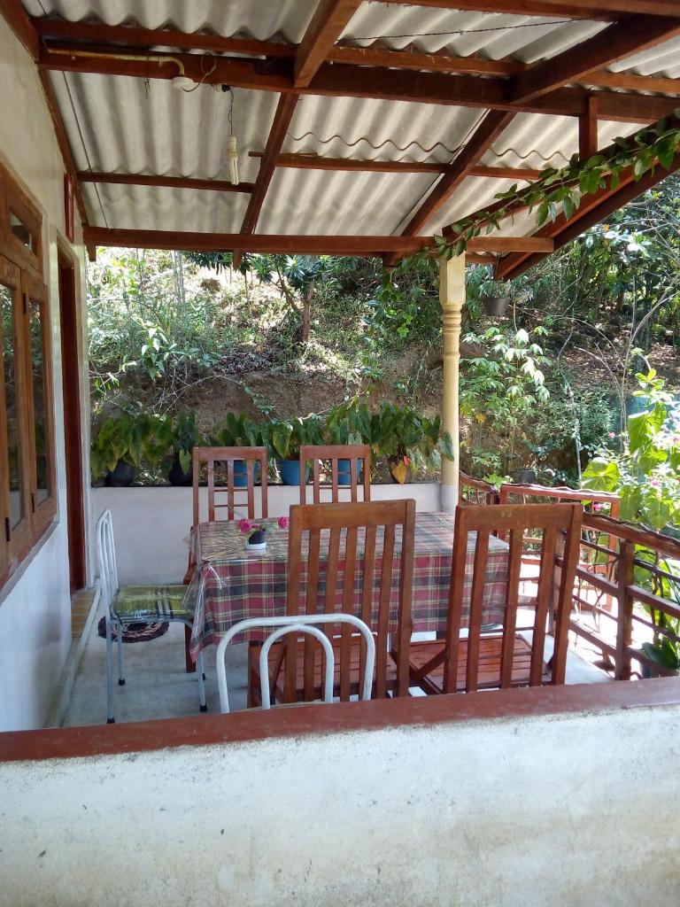 Ella j villa photo 3
