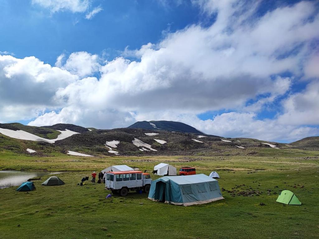 Azhdahak Basecamp photo 1