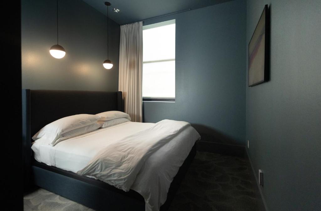 The Thomas Hotel image