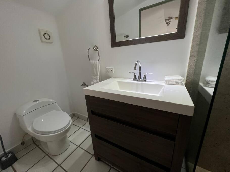Upscale 2bdrm Condo In La Jolla photo 4