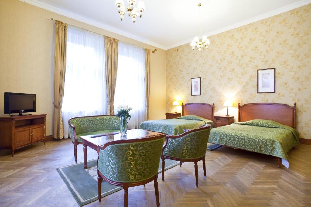 Трехместный (Трехместный номер Делюкс), Hotel Royal