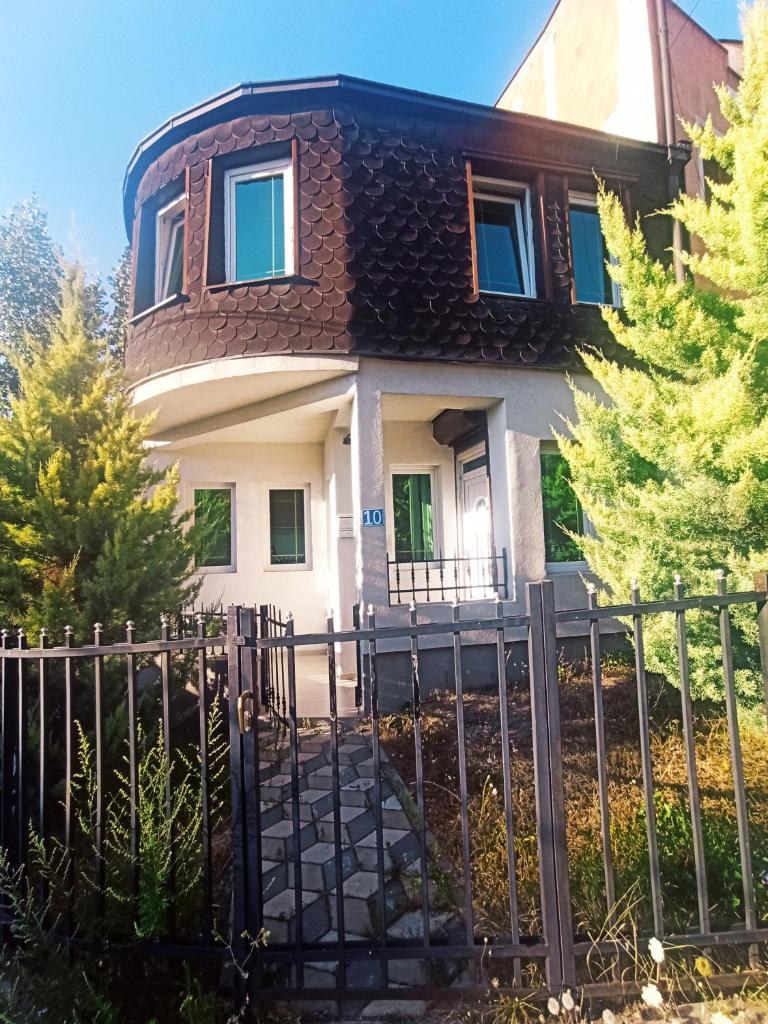 Villa Nënë Terezës