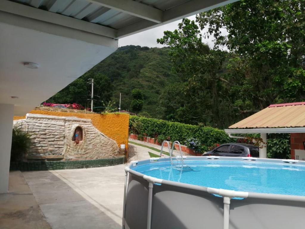Casa campestre con piscina, barbacoa, kiosco y más photo 3