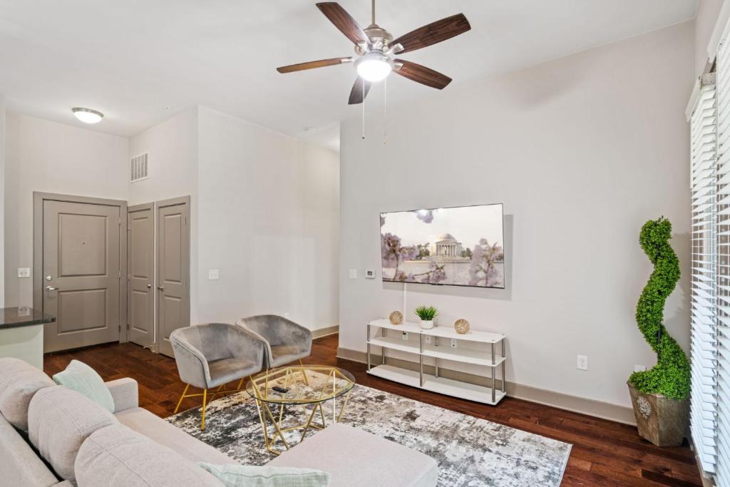 Grand Luxury Premium Vaulted Ceilings photo 3