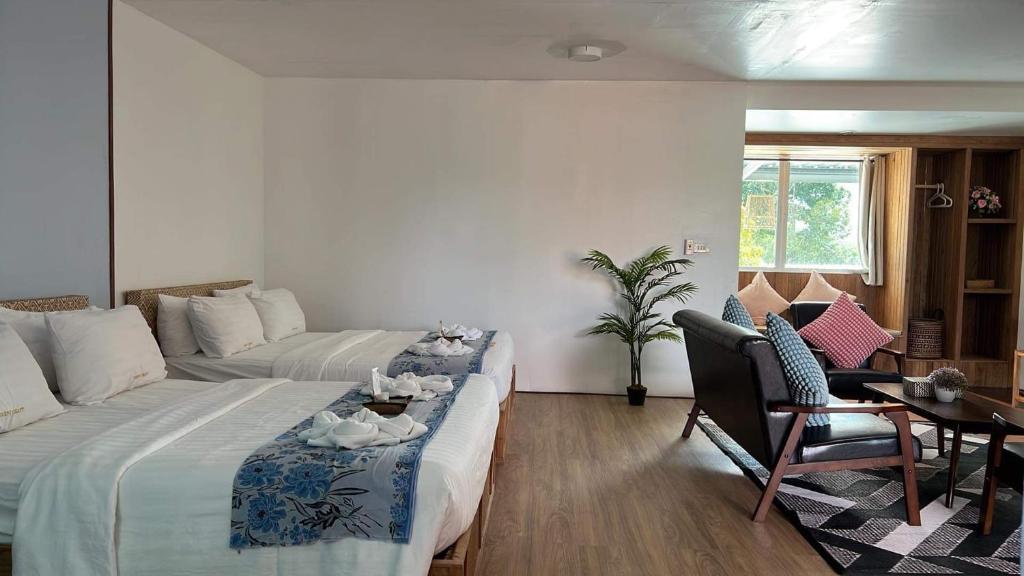 Varni Homestay Room Type - Deluxe Family Room