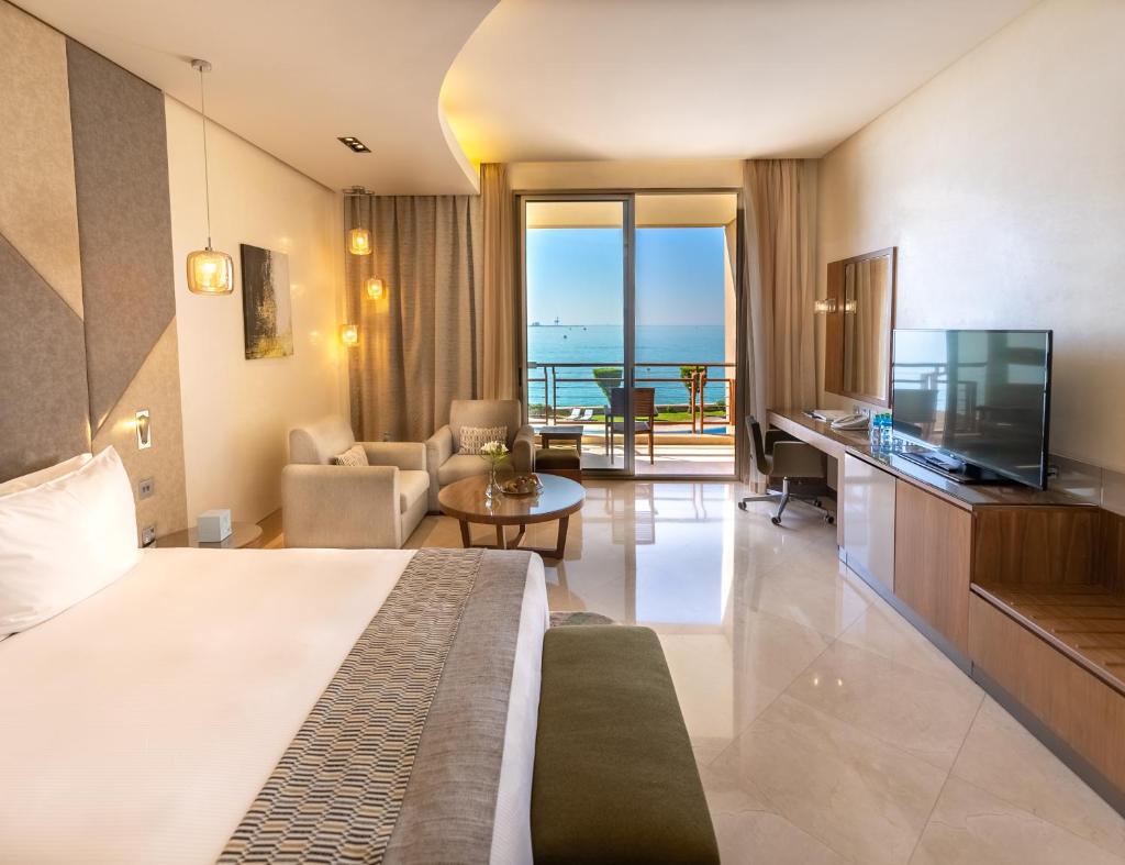 Marina Hotel Kuwait Room Type - Room DELUXE POOL VIEW