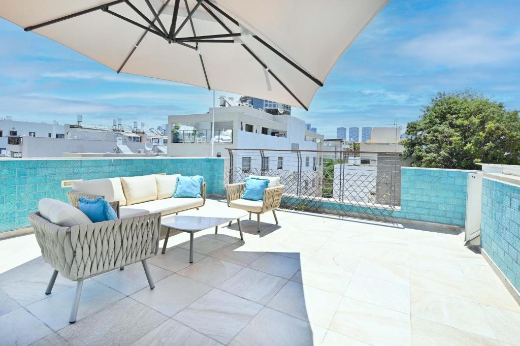Modern 3BR Duplex near BograshovBeach by HolyGuest photo 4