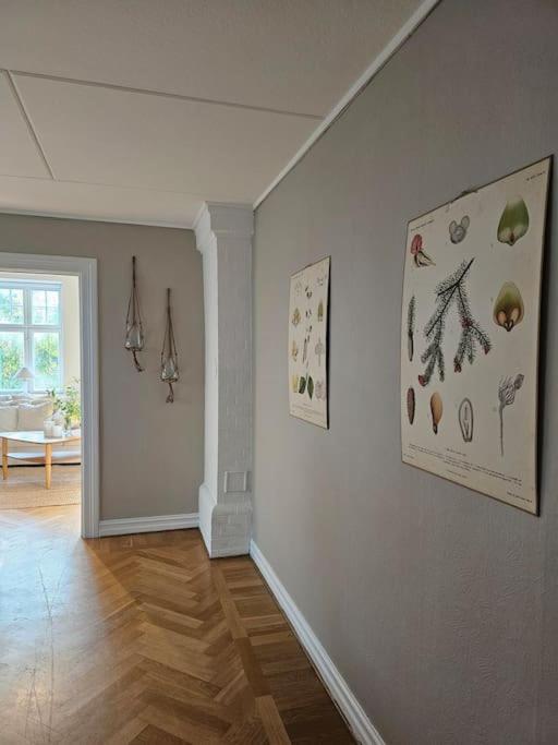 Lärarinnabostad i vacker byskola photo 2