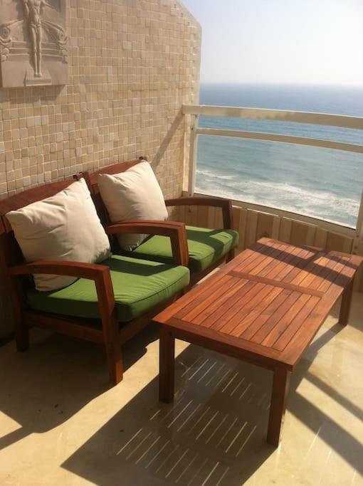 SeaView, 4br beachfront penthouse photo 1