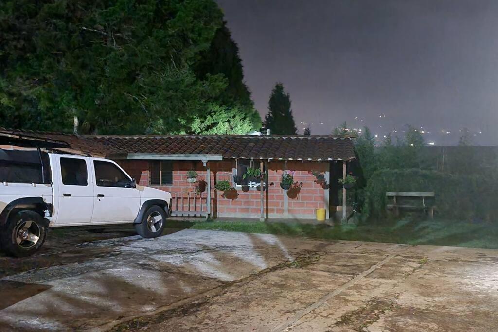 Casa Guarne vereda saldo photo 4