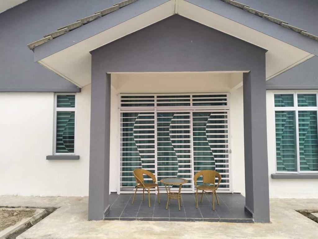 D'Sara Homestay Fully Furnished 3 bedrooms All Aircond 2 miles centre photo 1