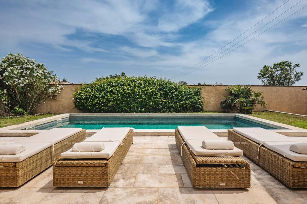 Bastide-style property with pool and grape vines photo 2
