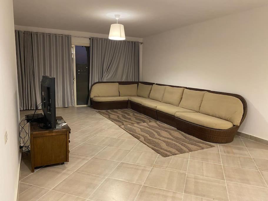Spacious 6-BRs in El-Sokhna /Beach & pool access photo 3