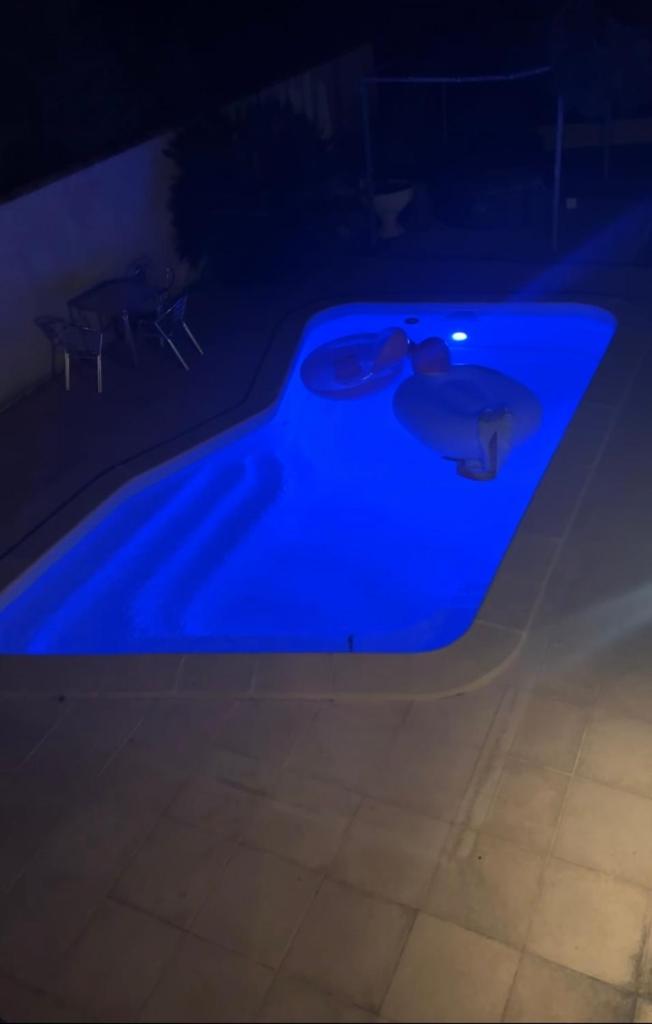 Maison 1975, fleurie, accès piscine au calme photo 4