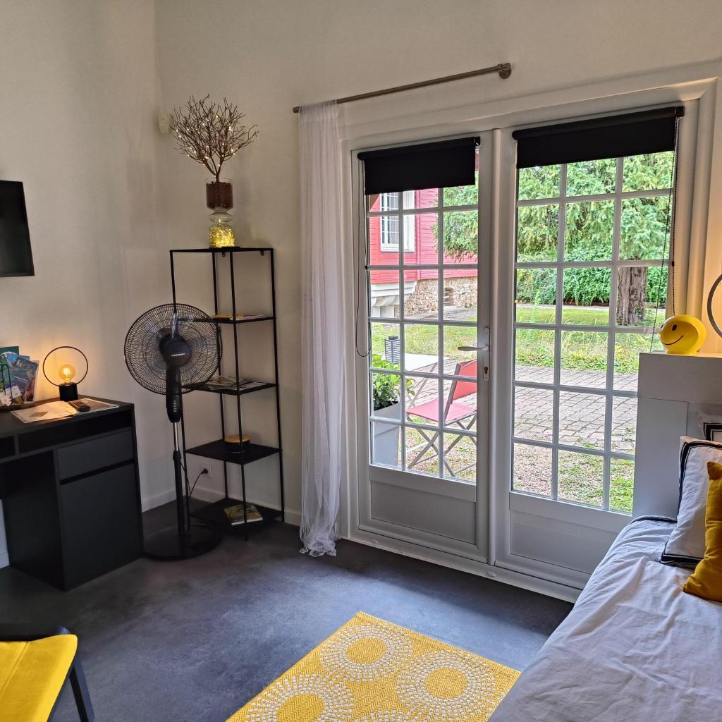 Studio dans propriété avec piscine chauffée photo 2
