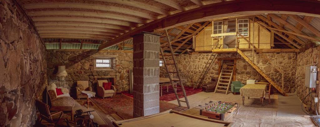 Stable house photo 3