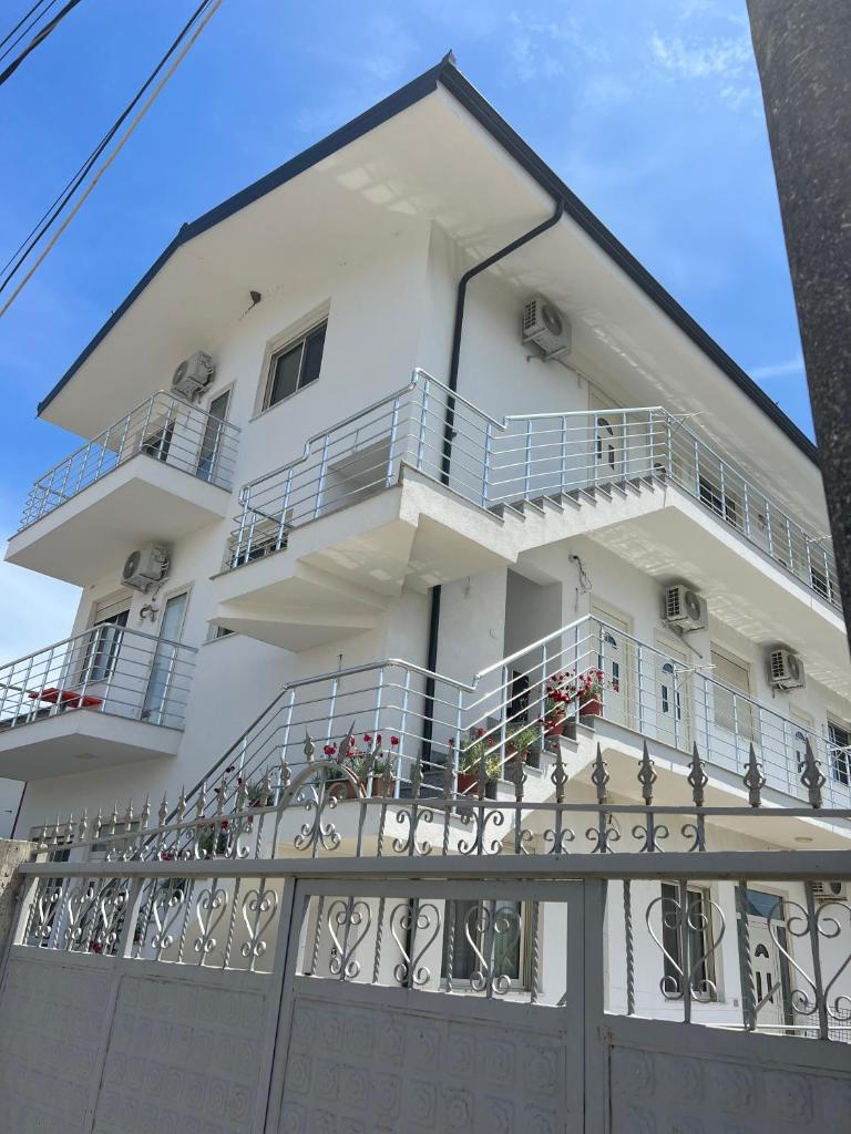 Near Beach Holiday Apartments photo 2