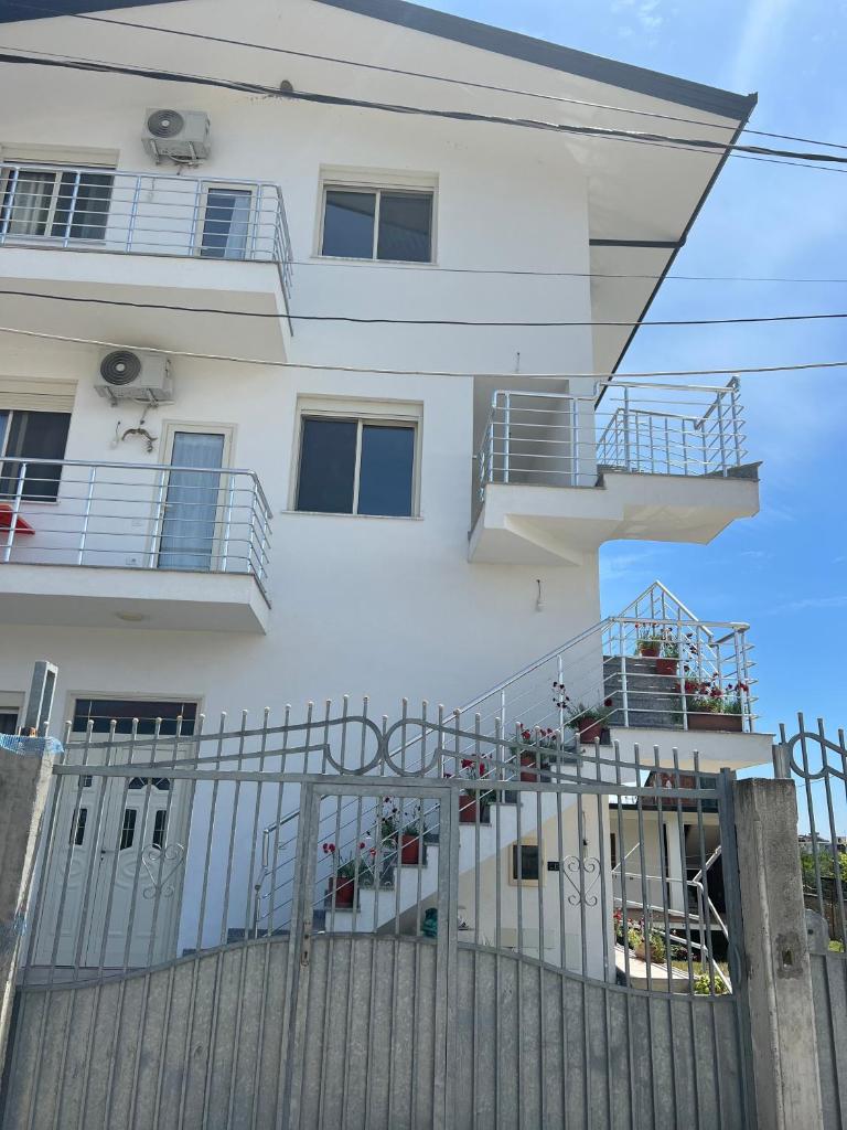 Near Beach Holiday Apartments photo 3