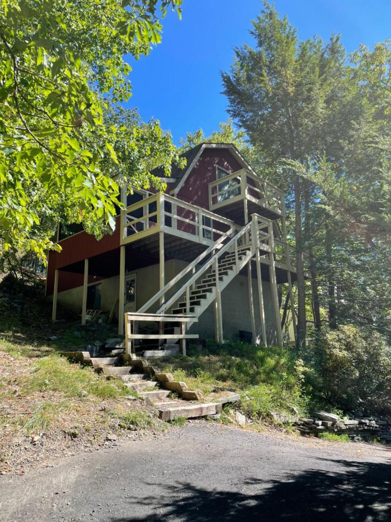 Saw Creek Cabin - Regent Hilltop photo 4